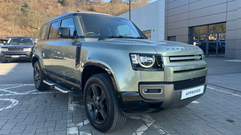 Land Rover Defender 3.0 D300 X-Dynamic SE 110 5dr Auto Diesel Estate